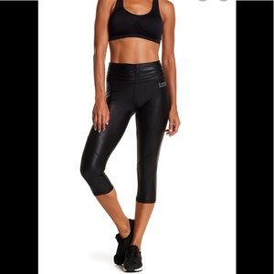 Bebe cropped ruched leggings NWT